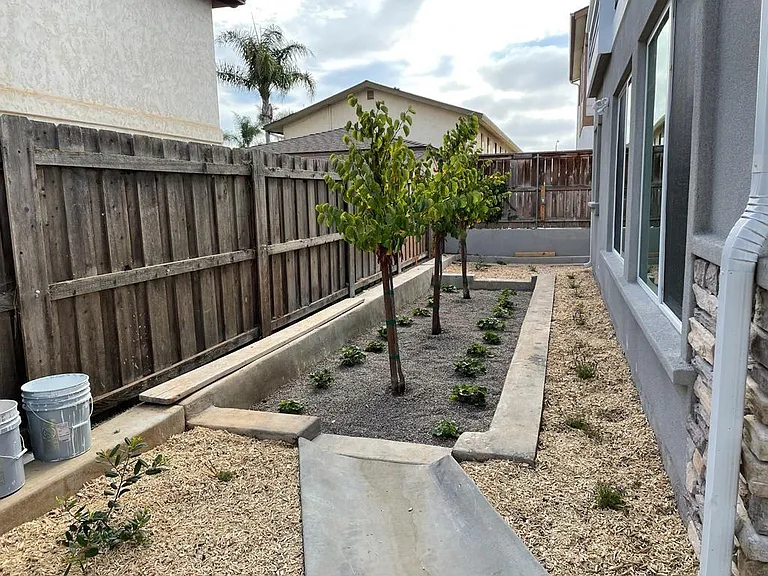 1345 Holly Ave — Photo 31