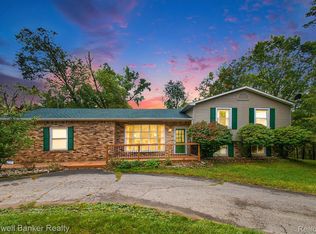 530 E Garrison Rd, Owosso, MI 48867