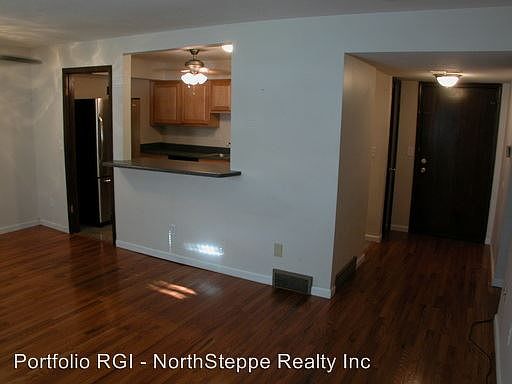 5th image of 3801 Sturbridge Ct APT B11