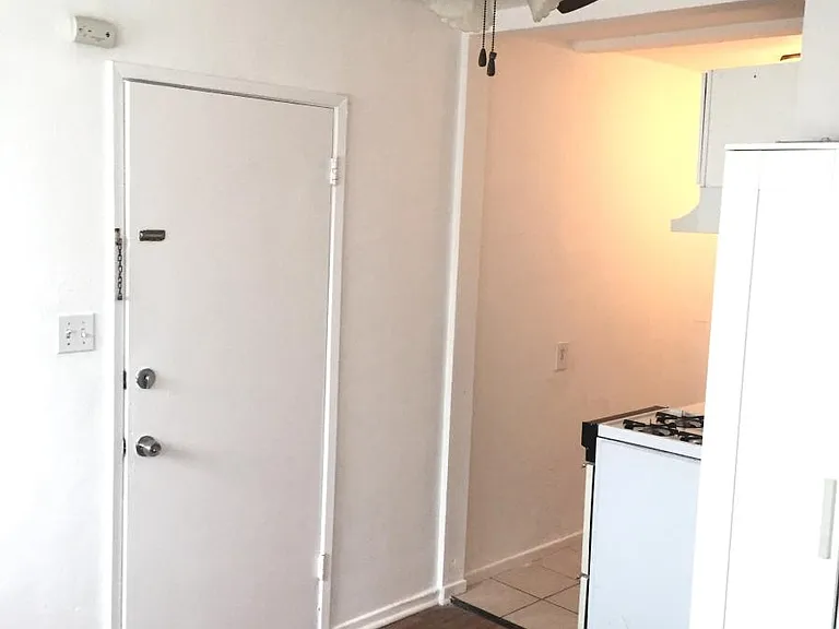 4162 Monroe Ave #B — Photo 6