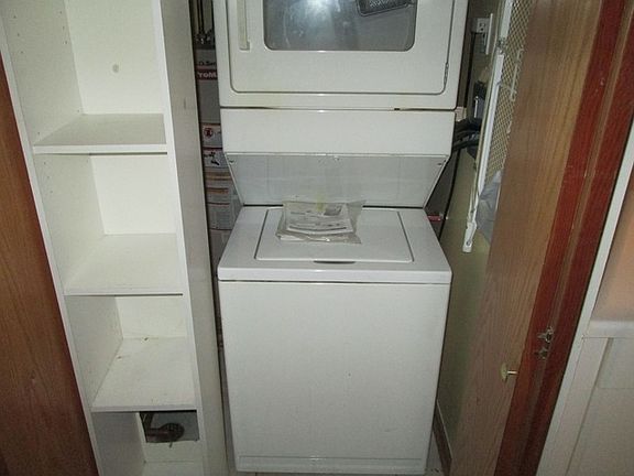 3rd image of 7400 W Lawrence Ave Unit 335