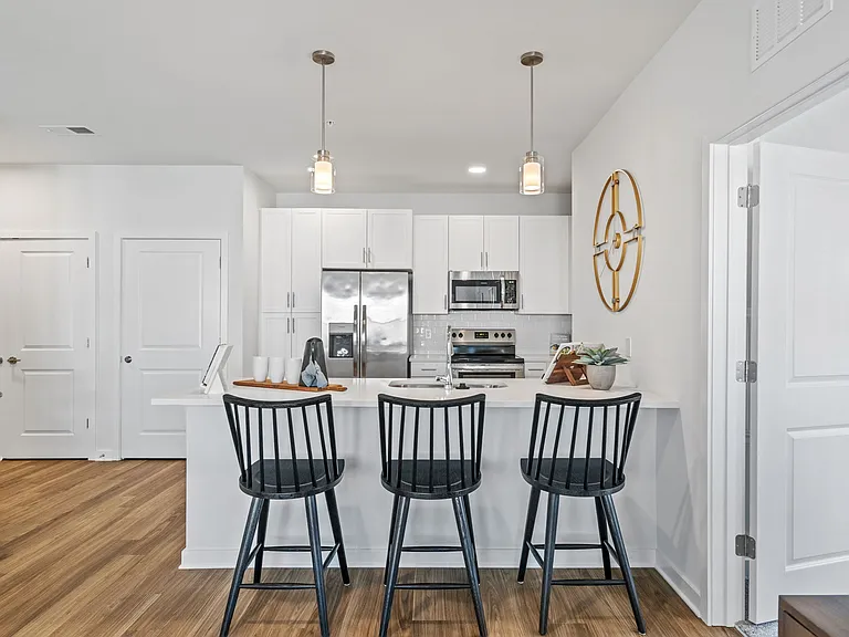 Miles - 2 Bed / 2 Bath - 1,098 Sq.Ft.