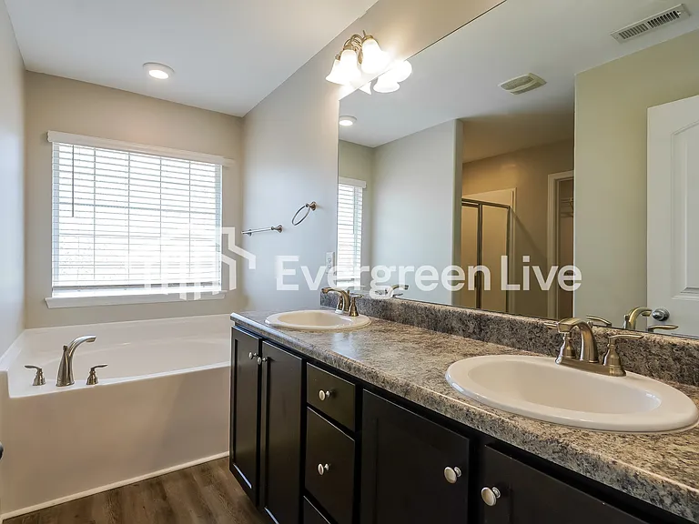 3008 Village Ridge Dr — Photo 10
