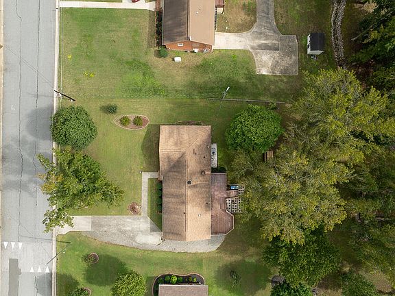 3rd image of 726 Wortley Dr