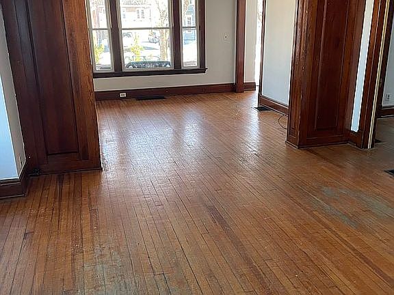 4th image of 60 Burch Ave