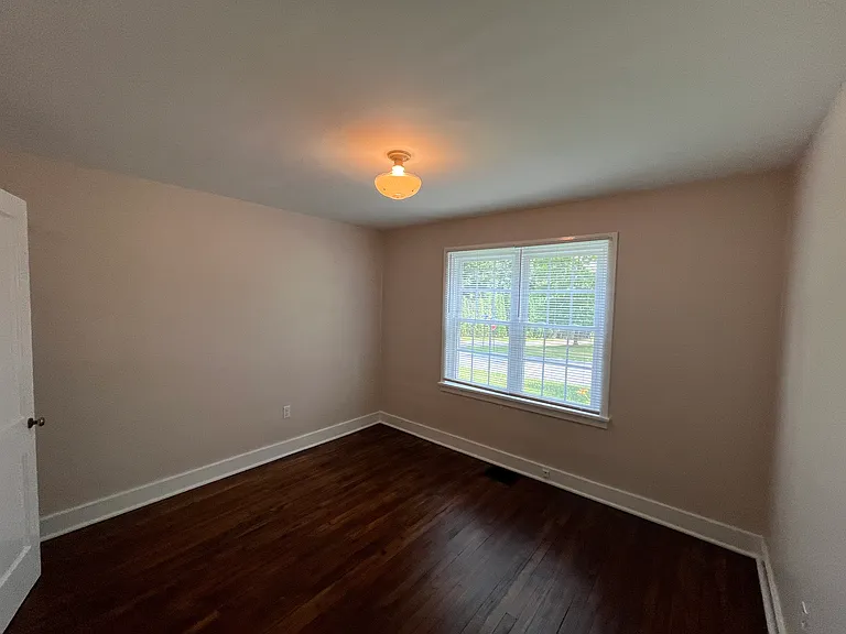 202 Maple Ln — Photo 12