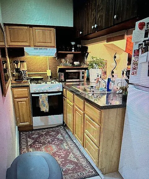2039 Spring Garden St #1R — Photo 7