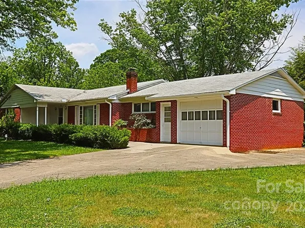 2071 Dutch Cove Rd, Canton, NC 28716