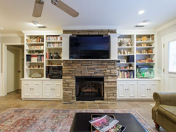 3rd image of 55 Loganberry Cir