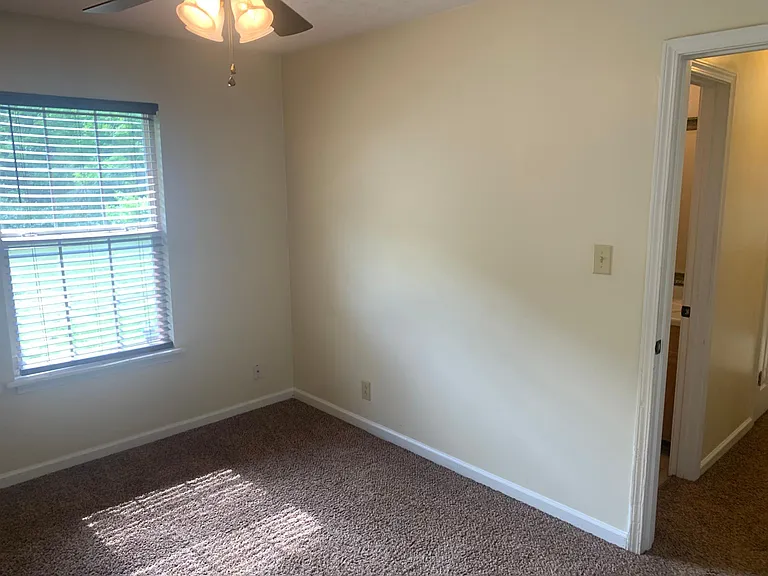 630 Stateline Rd — Photo 29