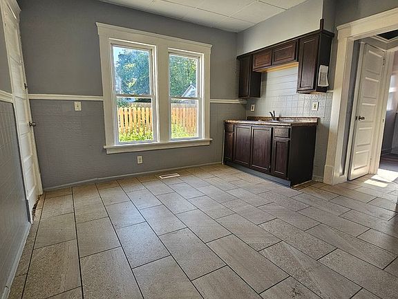 4th image of 3355 W 43rd St APT 2