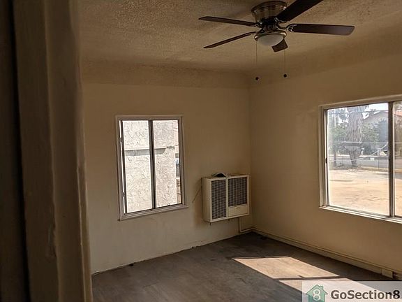 4th image of 2650 S Manhattan Pl #12