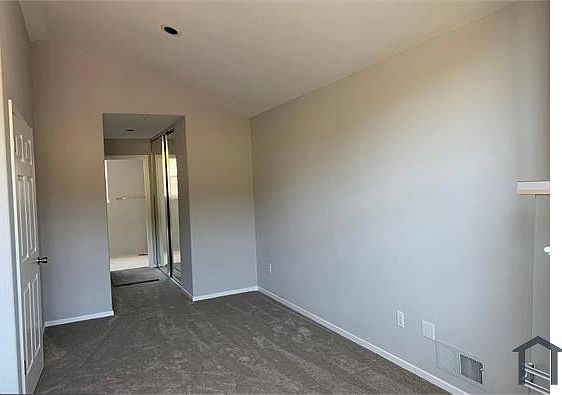 2nd image of 352 Stoneridge Ln