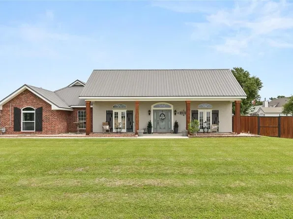 102 S Bayou Estates Dr, Des Allemands, LA 70030