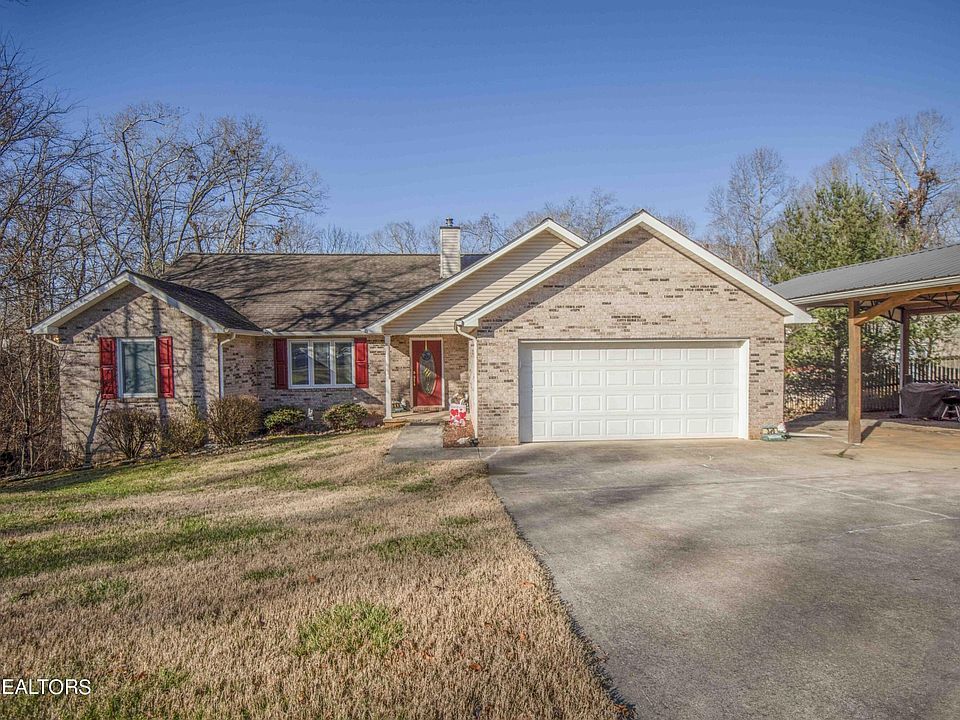 1st image of 340 Oakwood Estates Dr