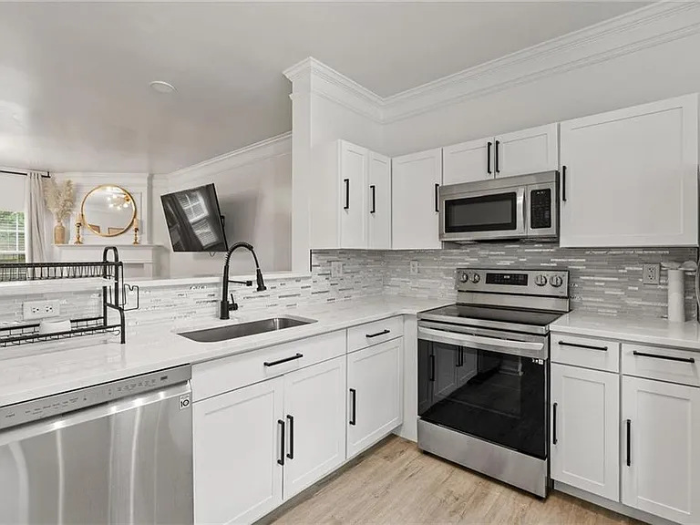 6720 Stoneleigh Way #9 — Photo 17