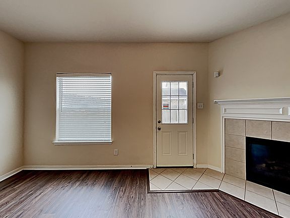 2nd image of 18854 Lantern Cove Ln