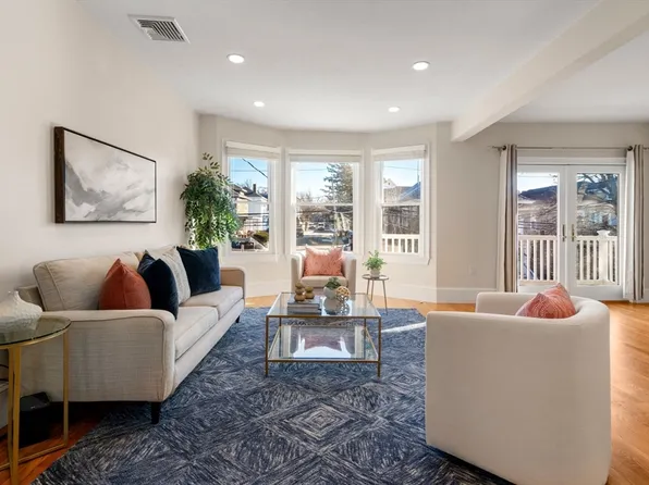 125 W Adams St #125, Somerville, MA 02144