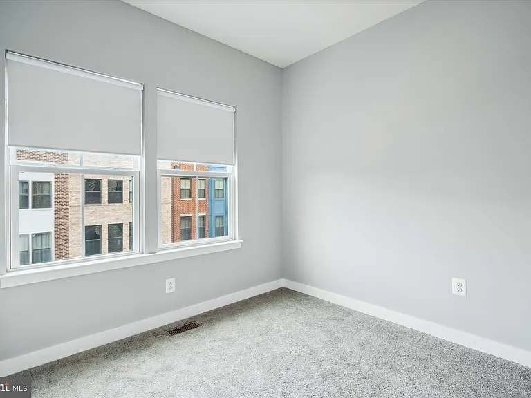 2824 Lewis Ave — Photo 22