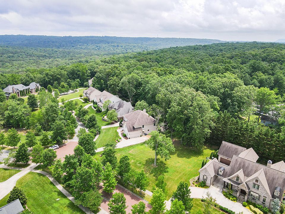 1st image of 2324 Dogwood Grove Cir