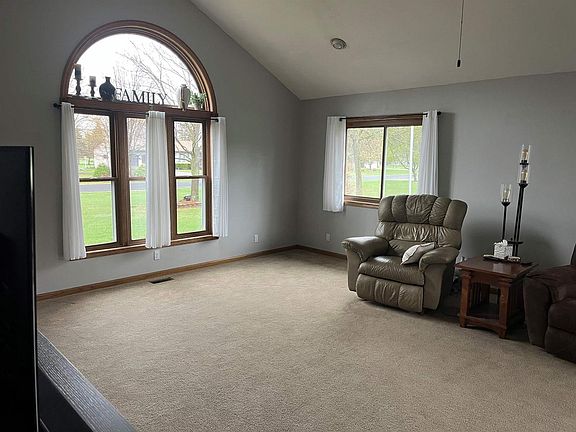 5th image of 2055 RONALD STREET