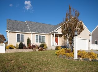 84 Highland Farm Rd, Somerset, MA 02720