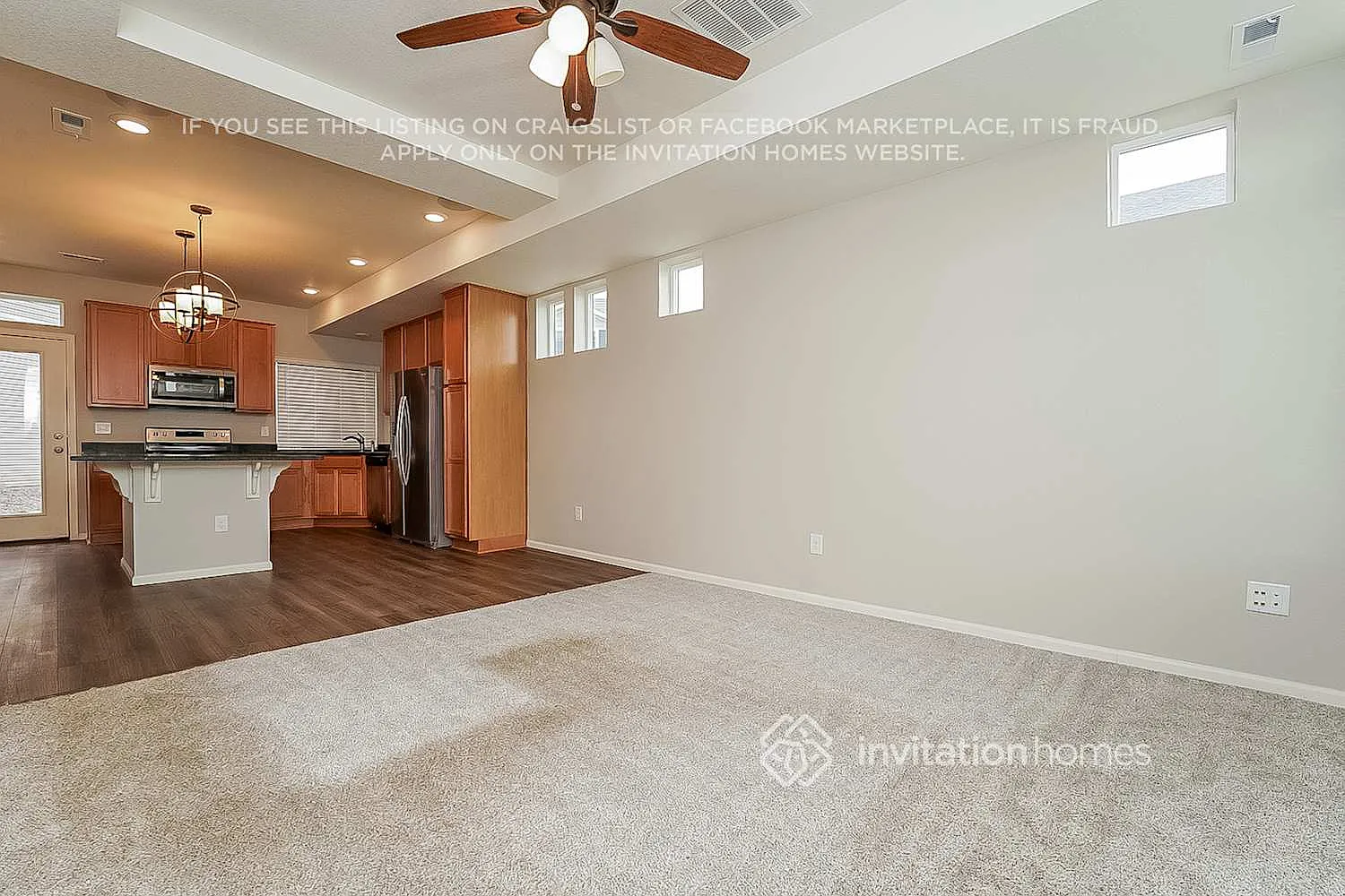 211 S Old Hammer Court Aurora, CO 80018 — Photo 3