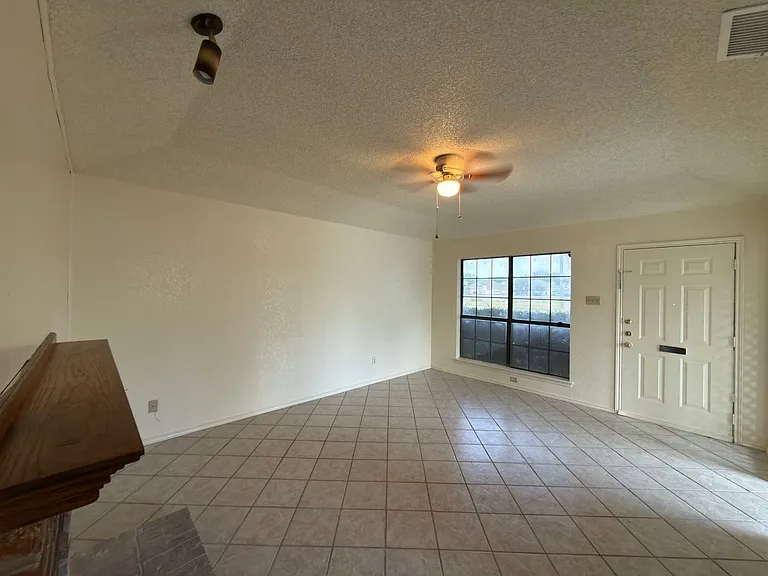 2701 Stanford St #A — Photo 2