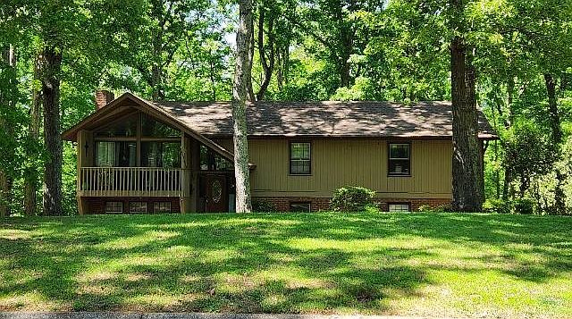1st image of 144 W Forest Dr