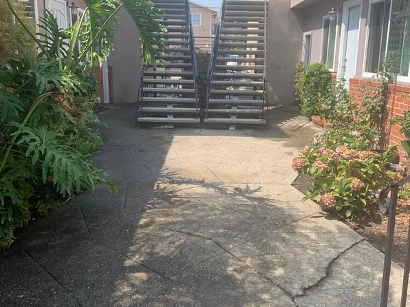 4804 Clarke St #1, Oakland, CA 94609