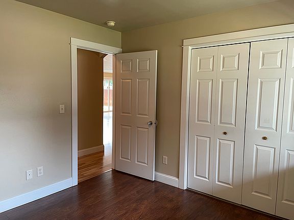 3rd image of 220 Mineral Ave