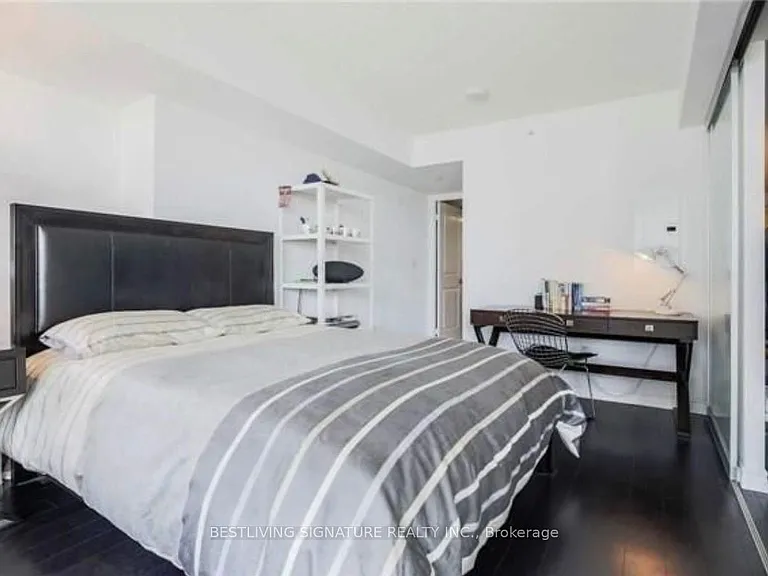 386 Yonge St #1409 — Photo 7