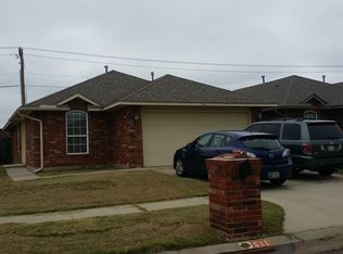 511 SW 35th St, Moore, OK 73160