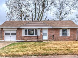 724 Pine St, Saint Charles, MO 63301