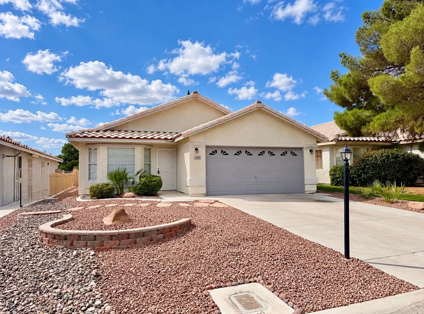 Los Prados Golf Course Community- Single Story 3 bedroom home — Photo 2
