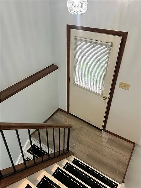 2 bed, 1.5 bath, 1044 sqft, $1,600 — Photo 2