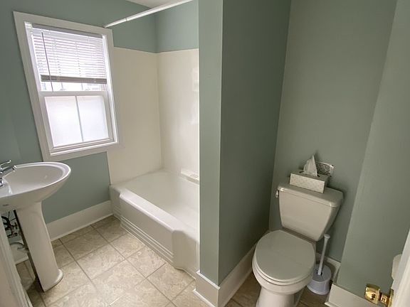5th image of 88 N Willard St APT 2