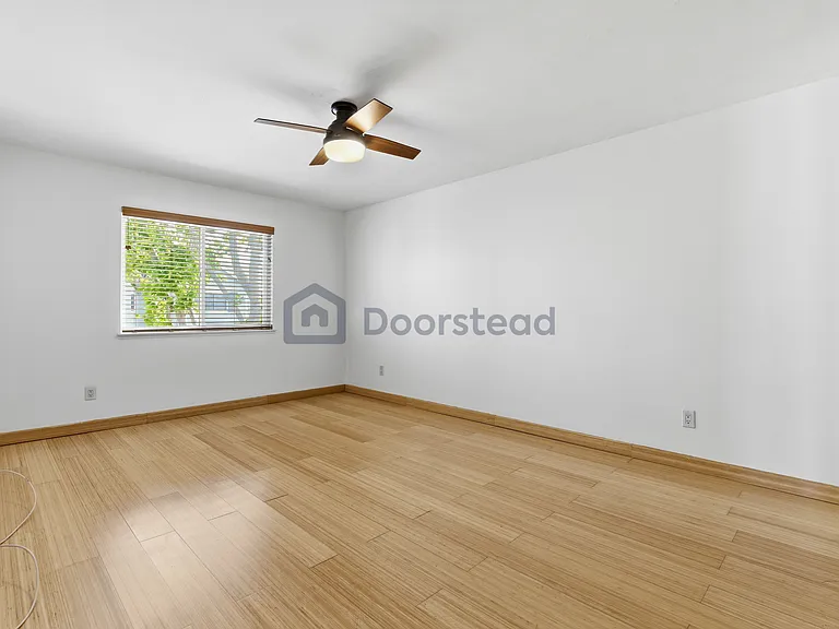 145 Shoreline Dr — Photo 16