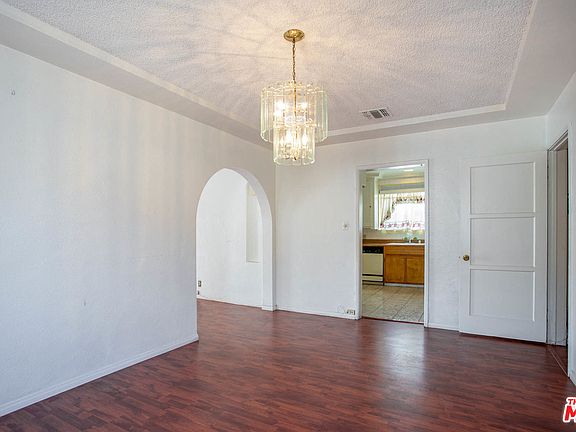 5th image of 731 W 109th St