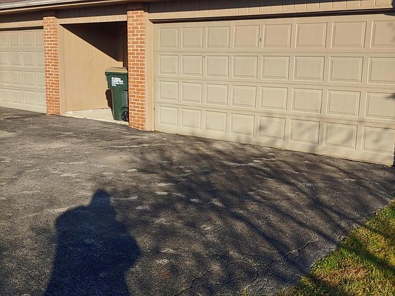 4th image of 102 Carter Cir #33