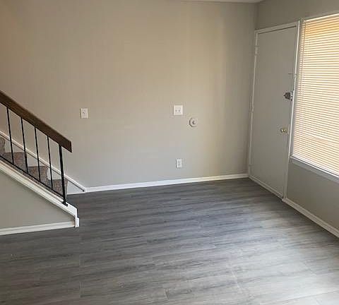 4th image of 2454 Glengyle Dr #223