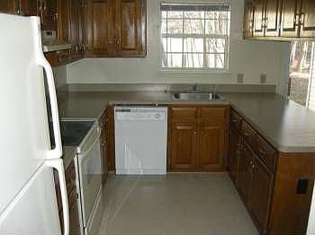 4th image of 464 Youngs Mill Ln