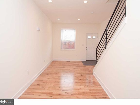 4th image of 2715 W Cabot St