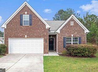 3804 Hawk Tail Dr, Loganville, GA 30052