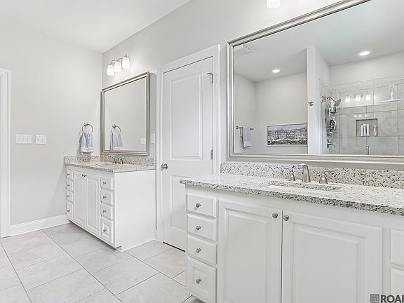 3rd image of 16035 Greycliff Ave