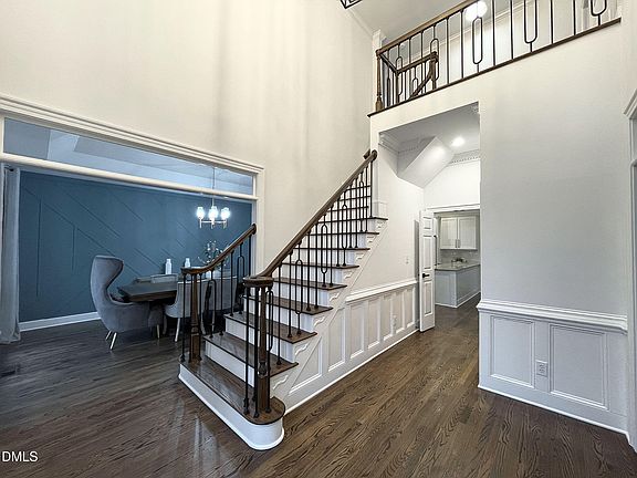 4th image of 900 Darfield Dr