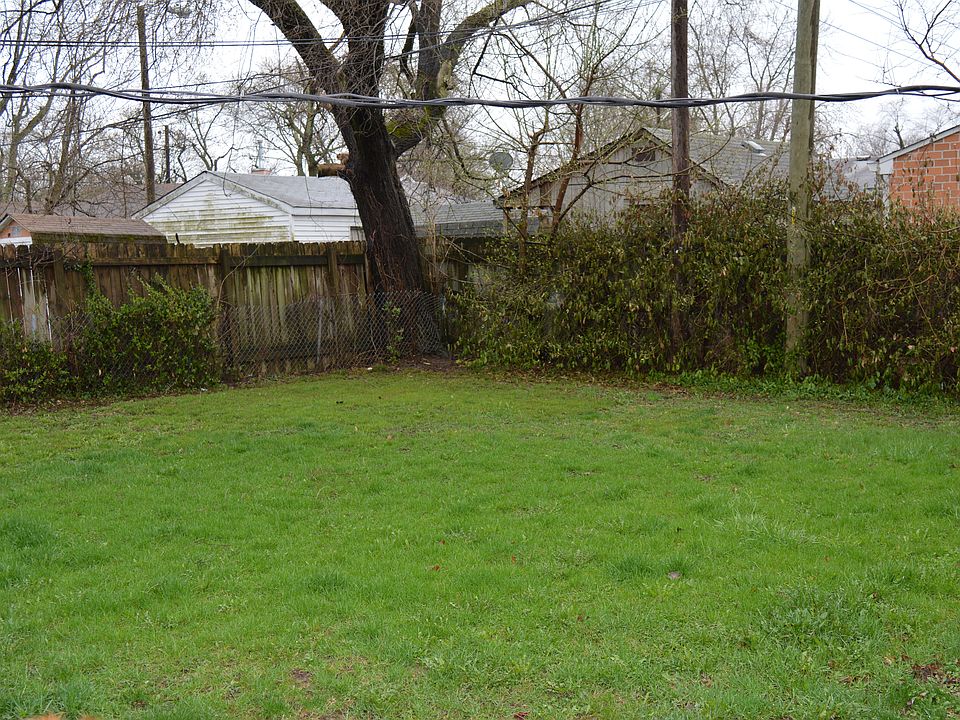 2nd image of 3124 Thayer St