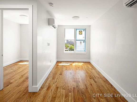2nd image of 996 Carroll St #4V