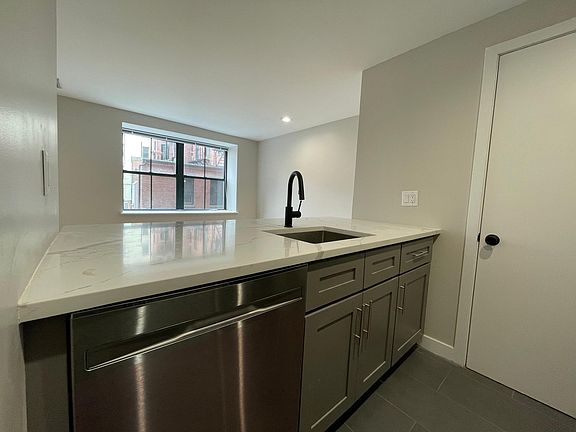 2nd image of 1659 Washington St #104