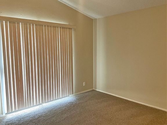 5th image of 921 S Val Vista Dr Unit 17